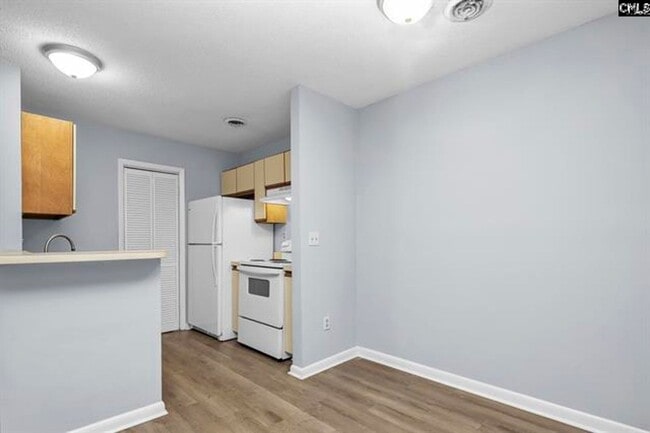 Photo - 1211 Metze Rd