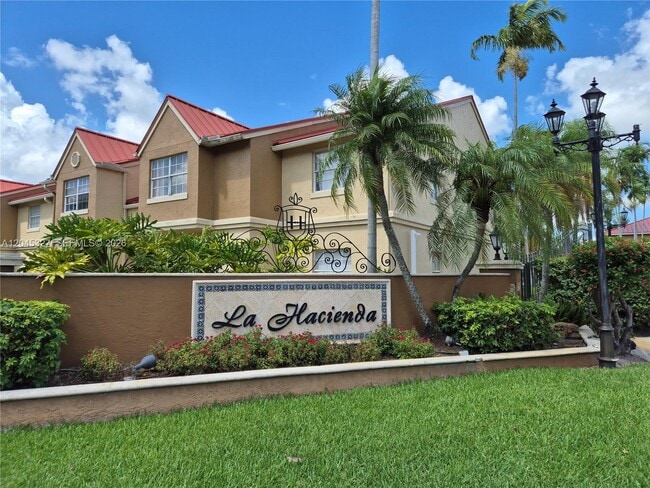 Building Photo - 18310 NW 68th Ave Unit P