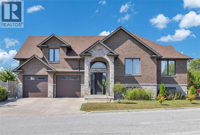 Photo - 498 Sacred Heart Dr