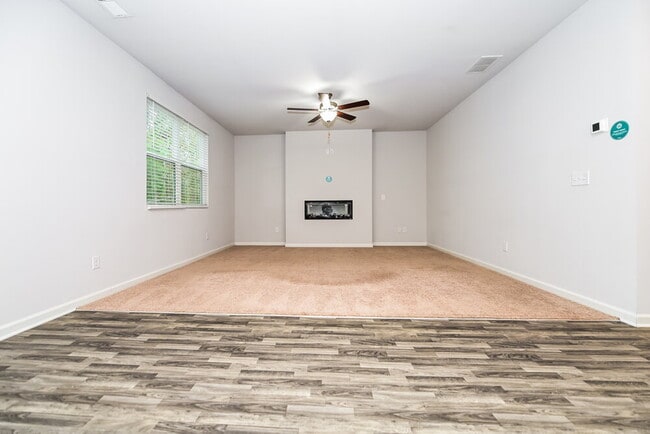 Photo - 195 Hamilton Pointe Dr