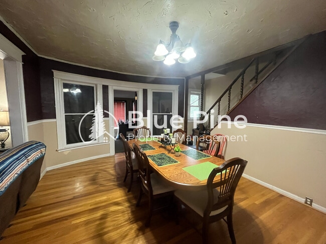 Photo - 284 S Ridge Ave