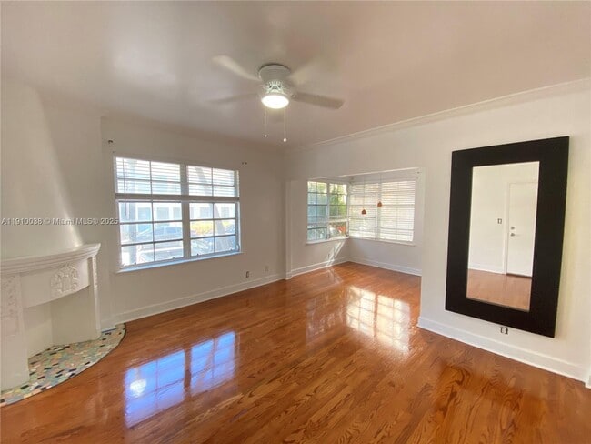 Building Photo - 610 8th St Unit 105