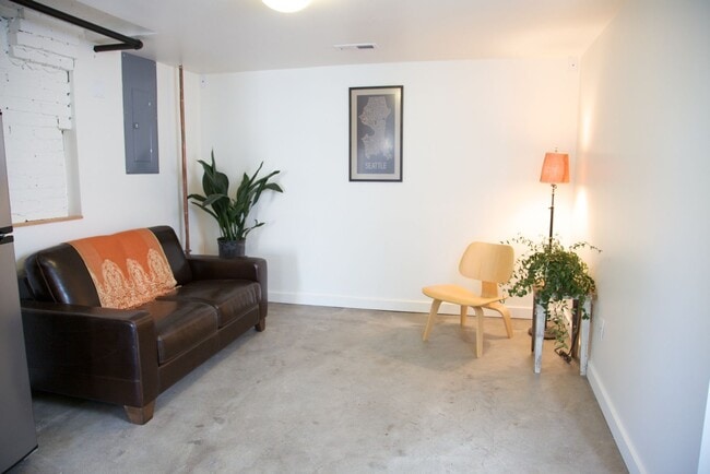 Photo - 1714 S Bayview St Unit B