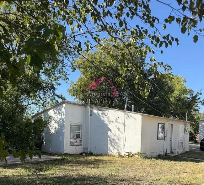 Photo - One Bedroom near ACU! Unidad Apt 7