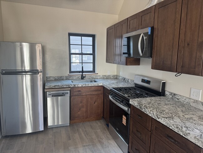 Photo - 4621 Locust Ln E