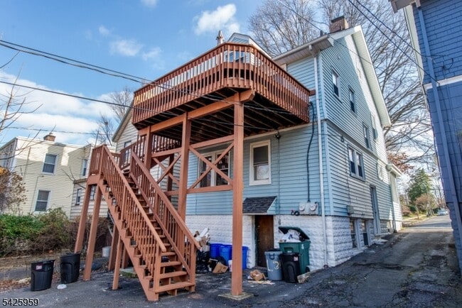 51 Riggs Pl