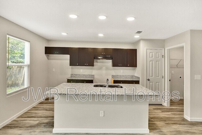 Photo - 2911 Tinsley Rd