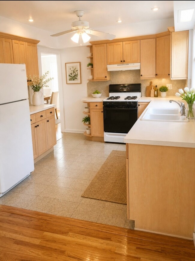 205-276 76th St Unit 2