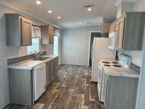 Photo - 4000 24th St N