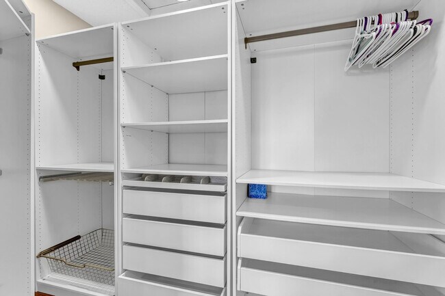 Photo - 376 Gooch Cres Unit SI ID1504448P