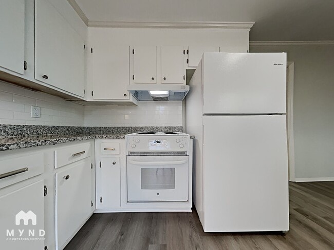 Photo - 406 Edgegreen Dr