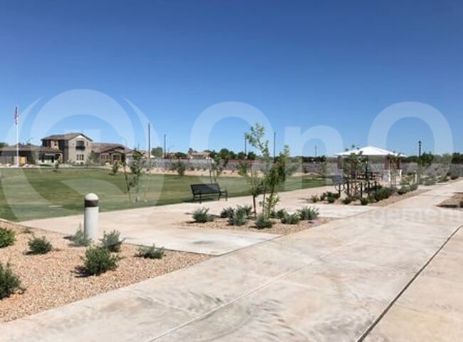 Photo - 921 E Ladbroke Way House