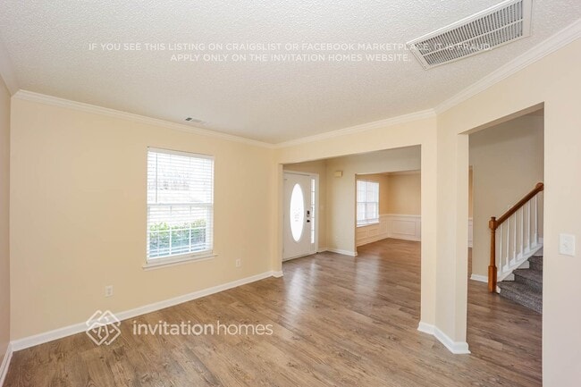 Photo - 471 Charles Towne Ave