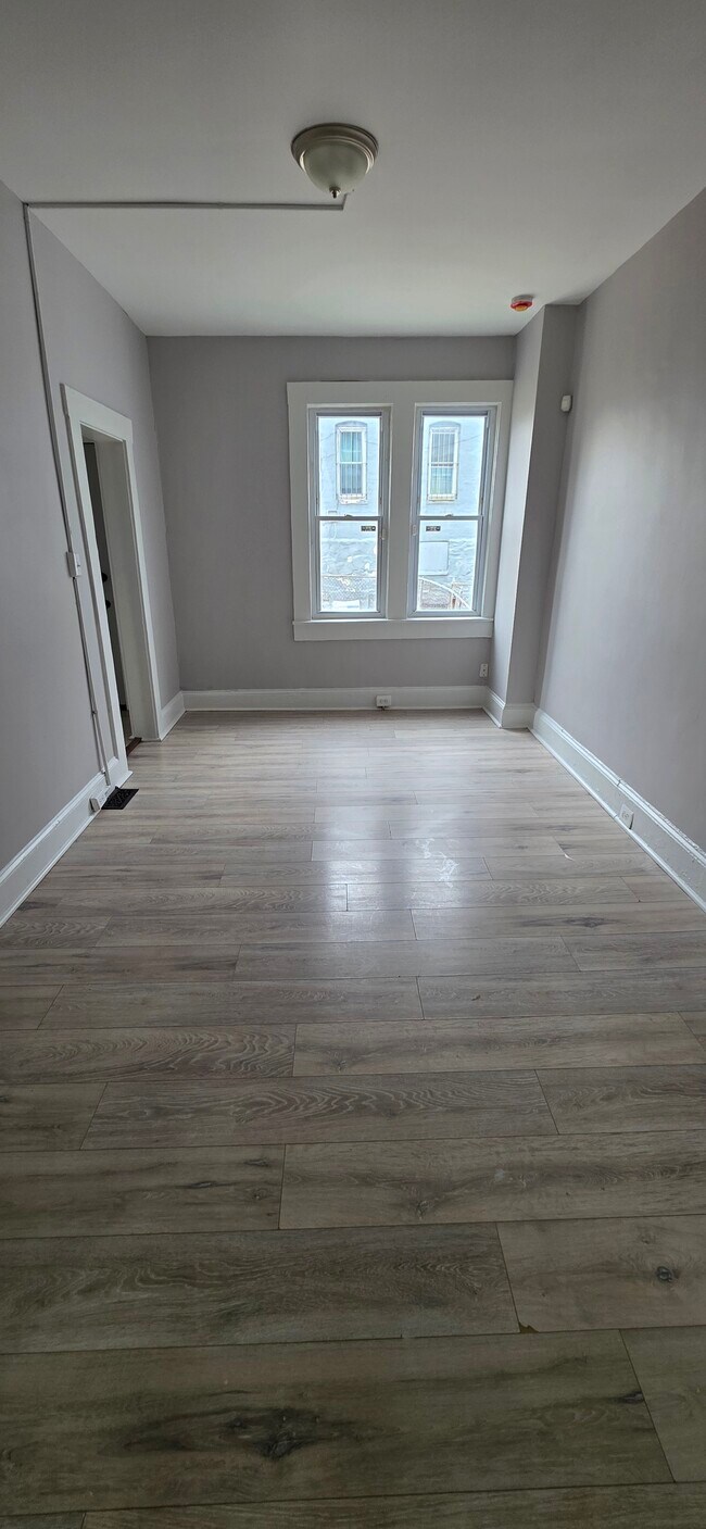 Photo - 2329 Windsor Ave