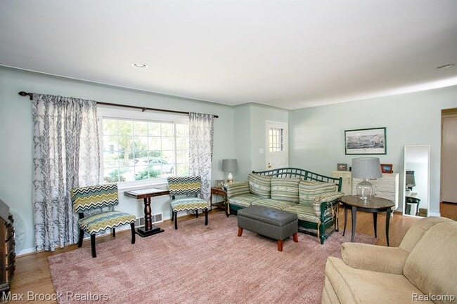 Photo - 4163 Amherst Rd