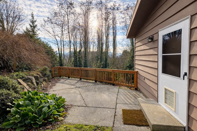 Building Photo - 3bd/3ba Seattle Home