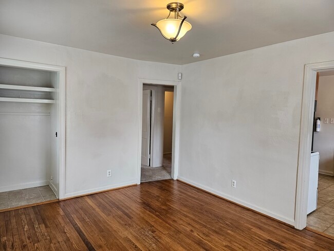 Photo - 3002 Woodrow St