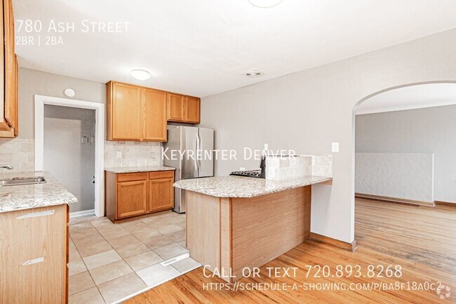 Building Photo - Renovated 2 Bed 2 Bath Duplex with Finishe... Rental