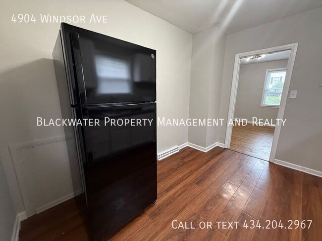 Photo - 4904 Windsor Ave