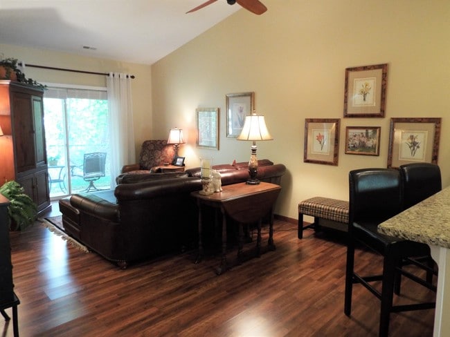 Photo - Oak Tree Village