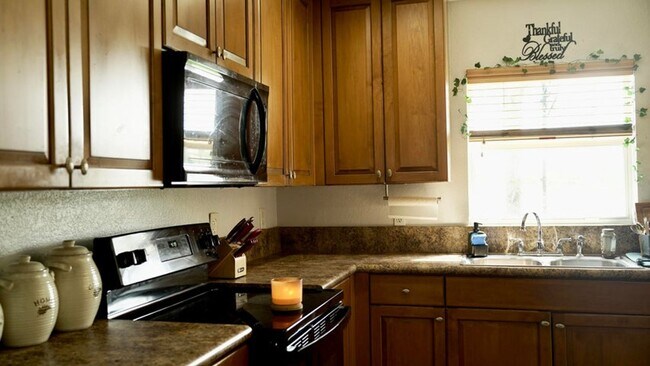 Building Photo - 3290 Turtle Cove