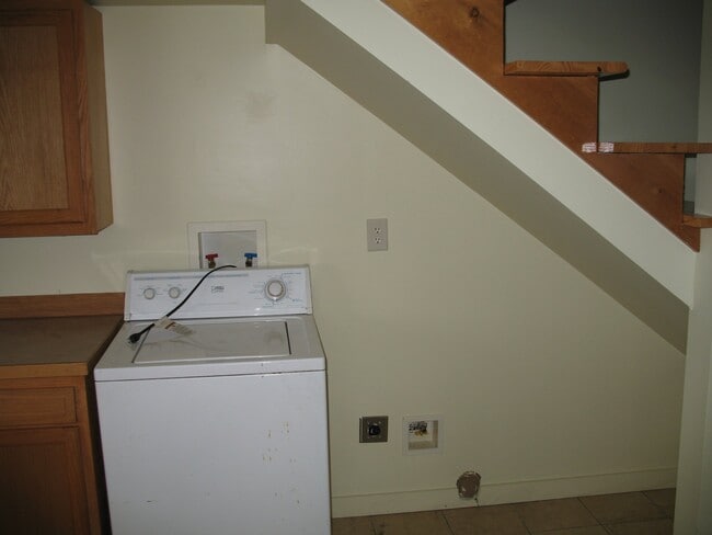 1727 W Youngs Ditch Rd Unit EAST APARTMENT