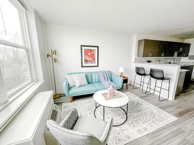 Photo - U.S. US-42 Apartment Unit ID1036791P
