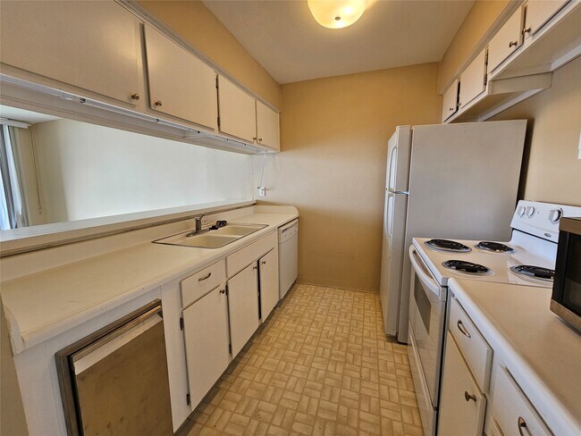 Photo - 12600 Melville Dr Unit 321B