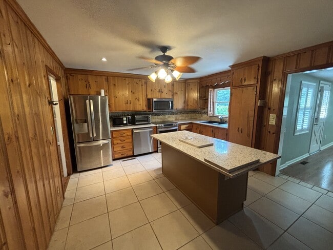 Photo - 726 Wisteria Dr