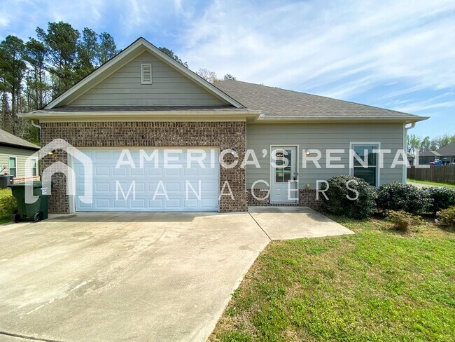 Photo - Home for Rent in Clanton, AL! Available to View Now!