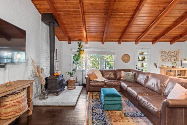 Photo - 319 Hideaway Lane Central