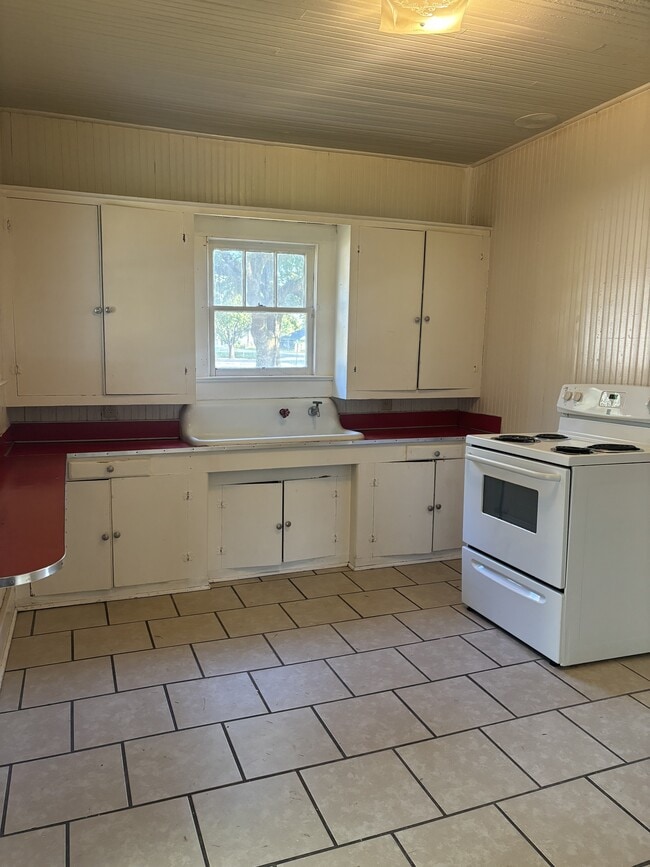 Photo - 157 Marie St