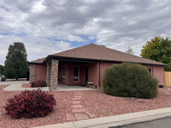 Photo - Stylish One-Story FULLY FURNISHED 3Bed, 2Bath, 2Car in Fruita CO!!!