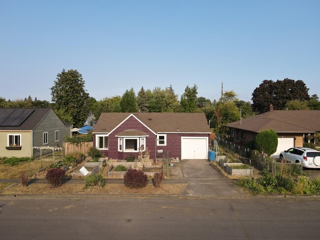 Building Photo - 405 22nd St