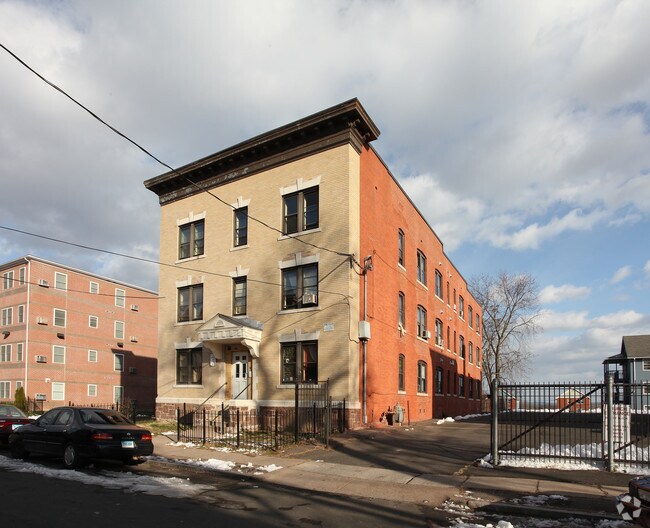 124 Wooster St Apartments For Rent in Hartford, CT