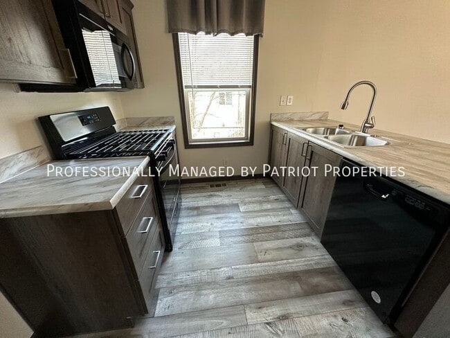 Building Photo - E12505 County Rd W Unit 10