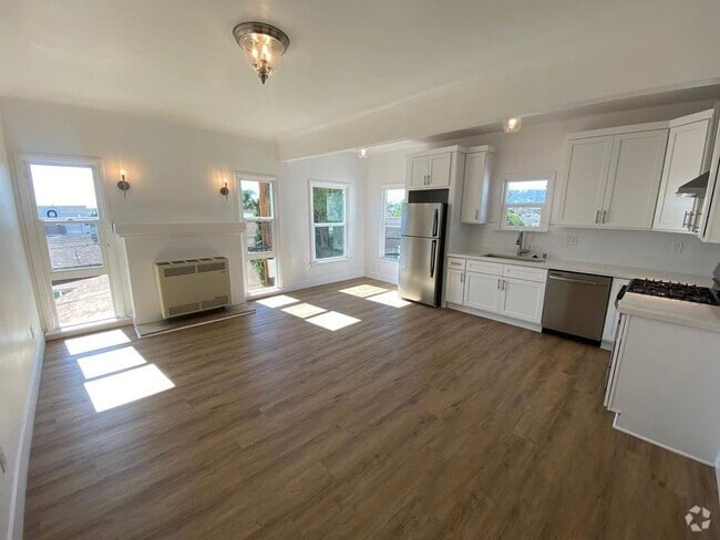 Building Photo - 559 Normandie Ave Unit 207 Rental
