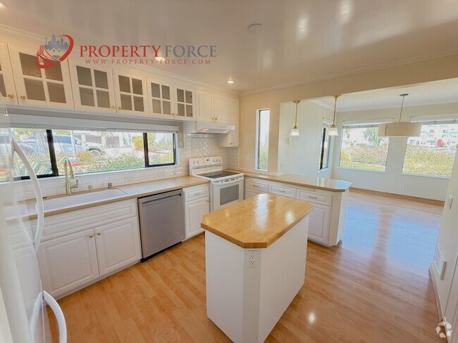 Building Photo - 870 Balboa Ln Rental
