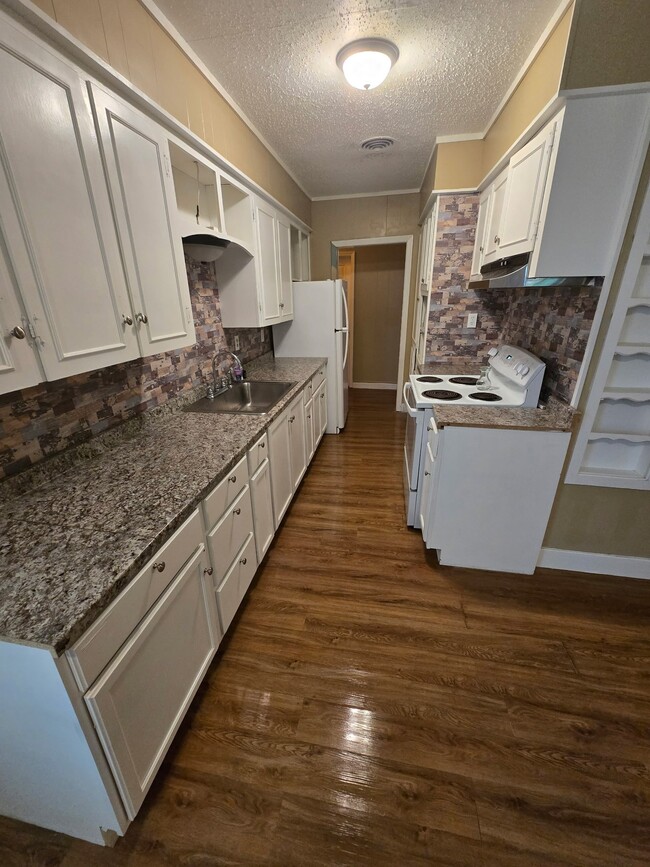 Photo - 111 Bowie St