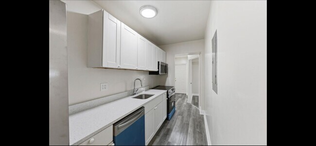 Photo - 2816 Hartford St SE Unit 2