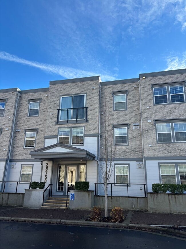 Photo - Charming and Sophisticated Unit 305