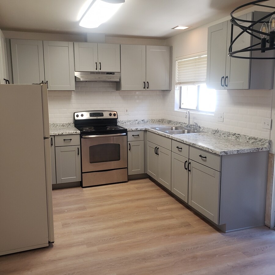 Photo - 670 Carmelita Dr