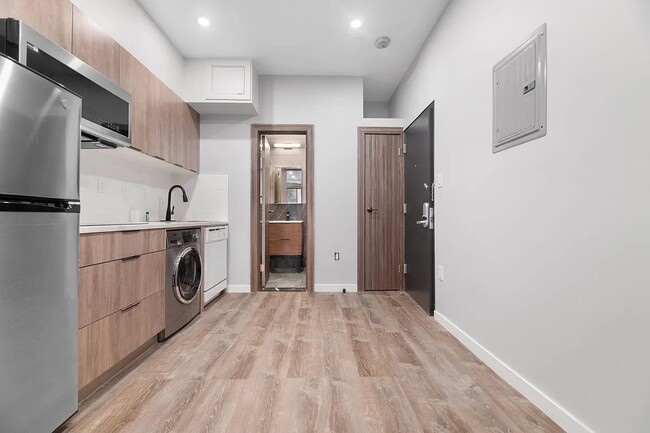 Photo - 437 W 46th St Unidad 1RW
