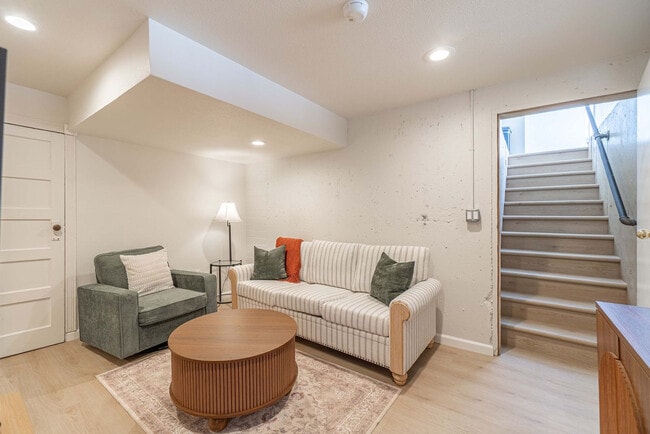 1692 Oakhurst Ave Unit SI ID1578707P