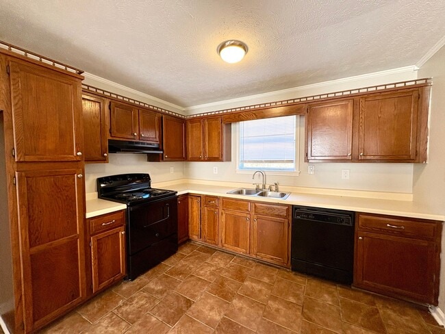 Photo - 84 Hickory Hills Dr