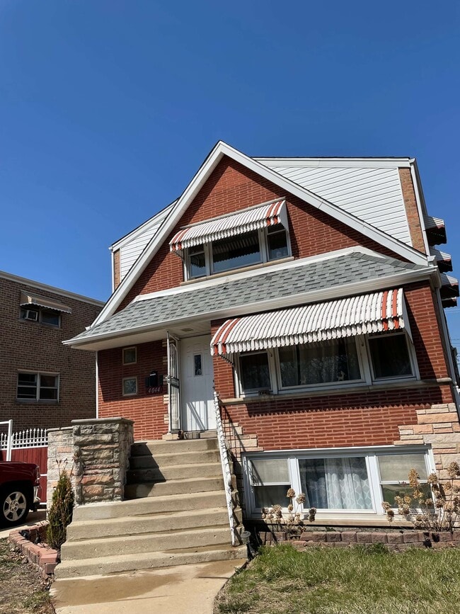 Building Photo - 4044 W 55th St Unit 2