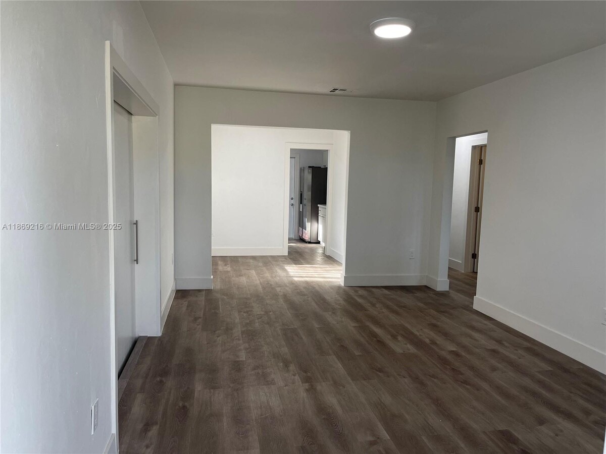 Photo - 771 NE 137th St