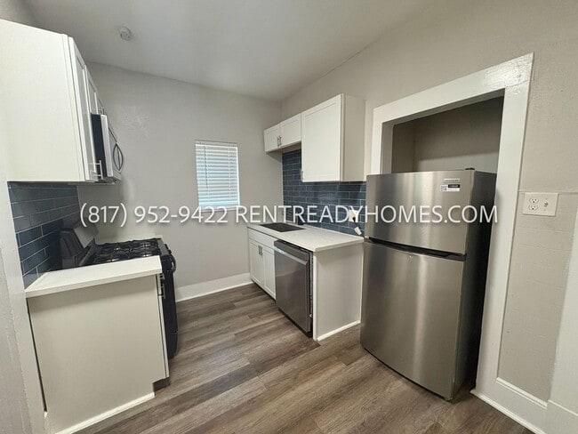Photo - 4431 Clay St Unit B