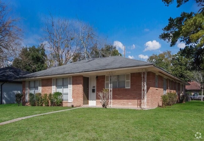 Building Photo - 2902 Wuthering Heights Dr Rental