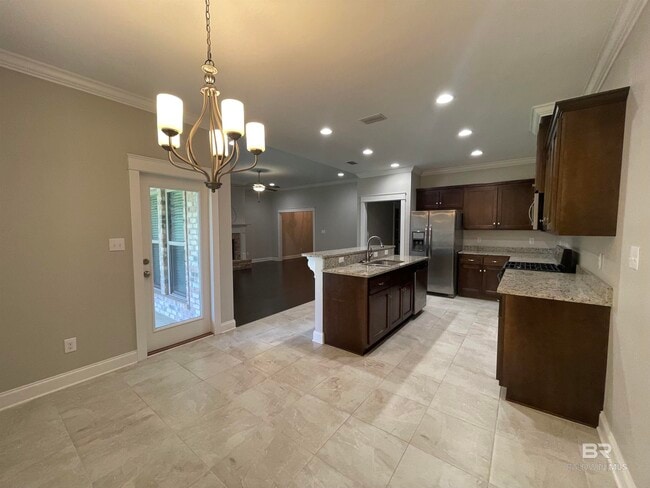 Photo - 253 Hawthorne Cir